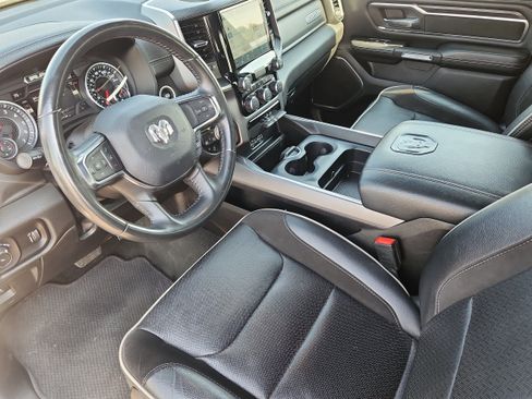 Used 2024 RAM 1500 Laramie AWD/4WD image 9