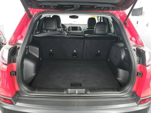 Used 2019 Jeep Cherokee Trailhawk AWD/4WD image 29
