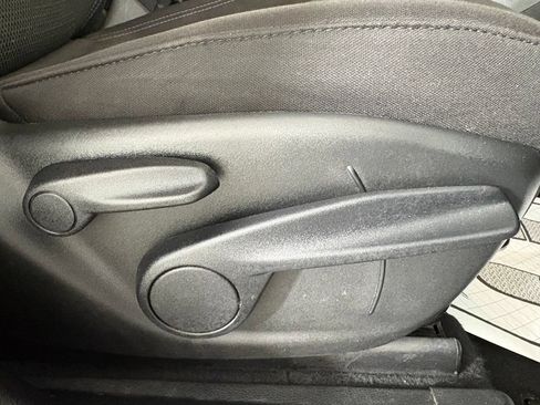 Used 2020 Jeep Cherokee Latitude FWD image 34