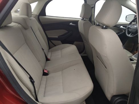 Used 2017 Ford Focus SE FWD image 19