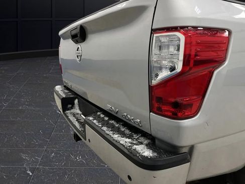 Used 2020 Nissan Titan SV w/ SV Convenience Package image 32