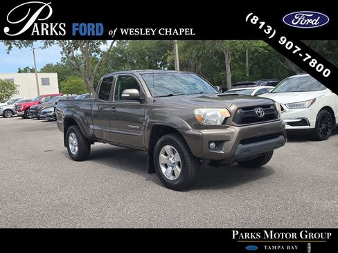 Used 2015 Toyota Tacoma 4x4 Access Cab V6 w/ TRD Sport Package image 1