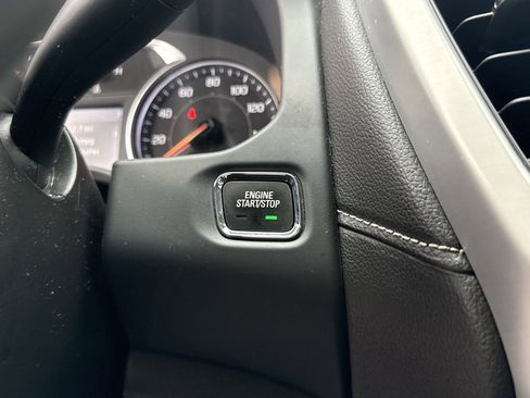 Used 2023 GMC Acadia SLT w/ Preferred Package FWD image 18