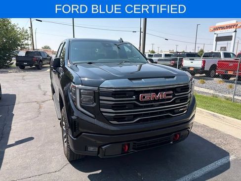 Used 2022 GMC Sierra 1500 AT4 w/ AT4 Premium Package AWD/4WD image 4