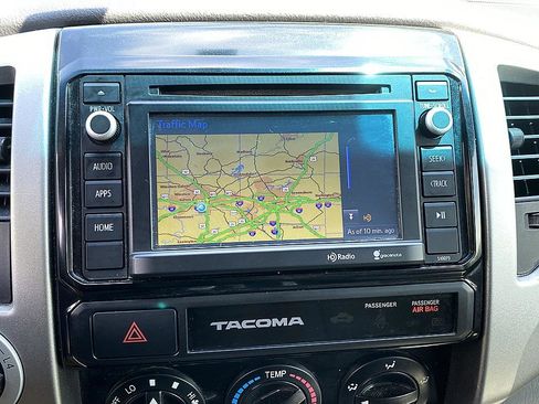 Used 2015 Toyota Tacoma 4x4 Double Cab w/ SR5 Package image 17
