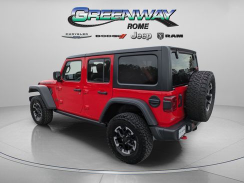 Used 2025 Jeep Wrangler Unlimited Rubicon image 2
