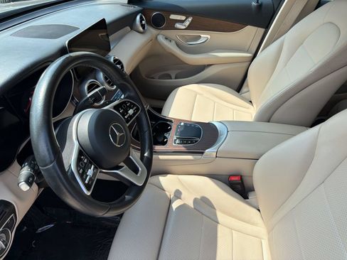 Used 2022 Mercedes-Benz GLC 300 4MATIC image 5