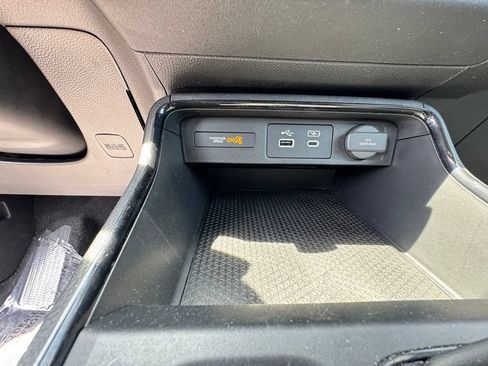 Used 2024 Honda CR-V EX image 12