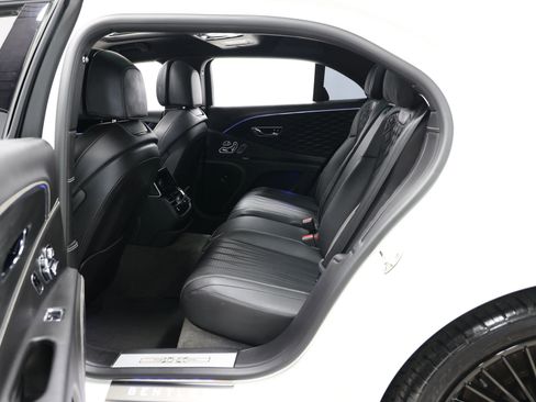Used 2020 Bentley Flying Spur W12 image 61