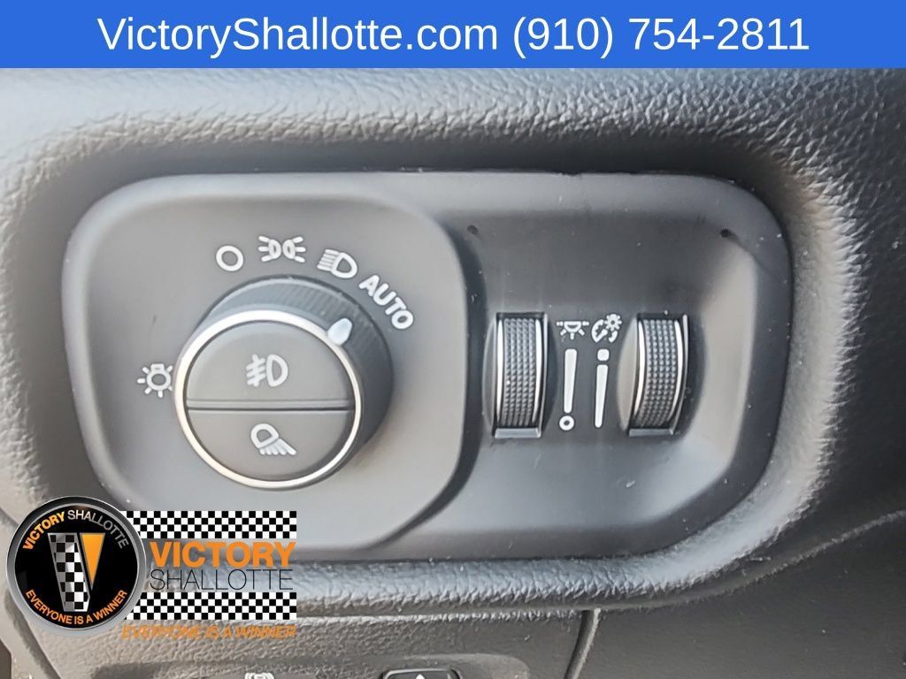Used 2025 RAM 1500 Big Horn AWD/4WD image 16