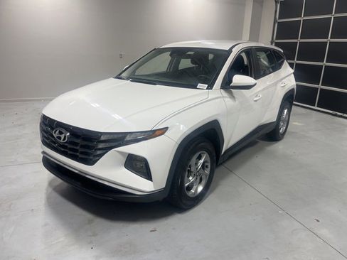 Certified 2023 Hyundai Tucson SE image 3
