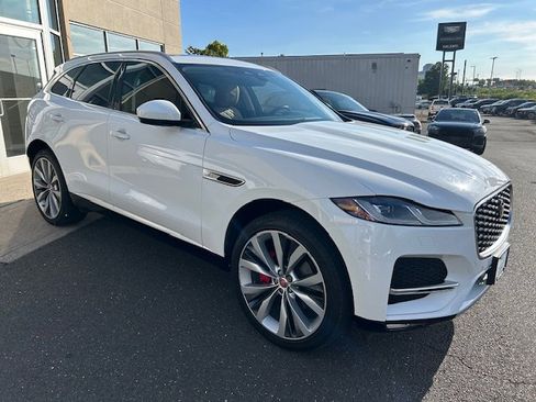 Certified 2022 Jaguar F-PACE S image 9