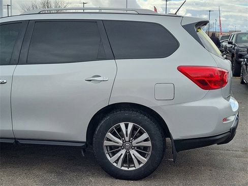 Used 2018 Nissan Pathfinder S image 6