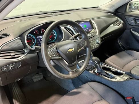 Used 2025 Chevrolet Malibu LT FWD image 12