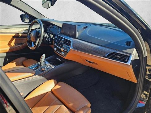 Used 2019 BMW 530i w/ Convenience Package image 17