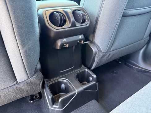 Used 2025 Jeep Gladiator Sport AWD/4WD image 32