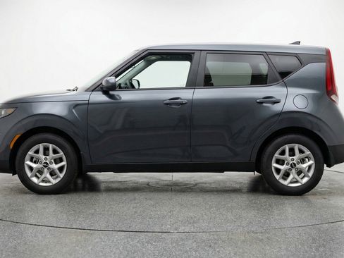 Used 2025 Kia Soul LX w/ LX Technology Package FWD image 5