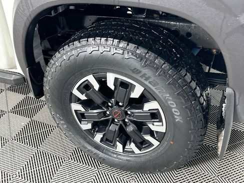 Certified 2024 Nissan Frontier PRO-4X w/ Off-Road Protection Package image 37