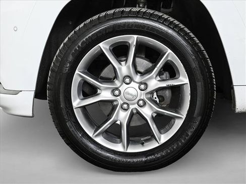 Used 2016 Jeep Grand Cherokee Summit w/ Platinum Series Group image 25