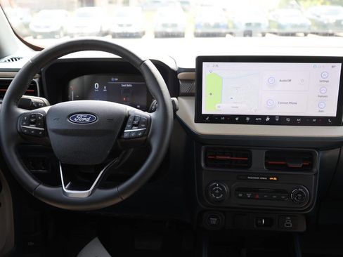 Used 2025 Ford Maverick Lariat w/ 4K Tow Package AWD/4WD image 23