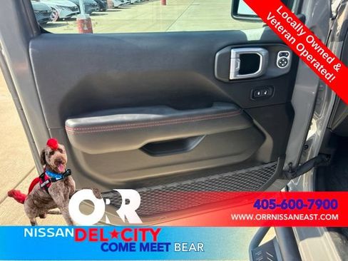 Used 2022 Jeep Gladiator Rubicon w/ LED Lighting Group AWD/4WD image 17