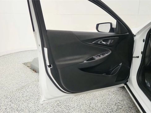 Used 2024 Chevrolet Malibu LT image 31