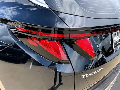 Certified 2025 Hyundai Tucson SE FWD image 28