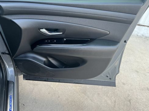 Used 2025 Hyundai Tucson Limited FWD image 17