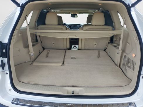 Used 2018 Toyota Highlander Limited AWD/4WD image 9