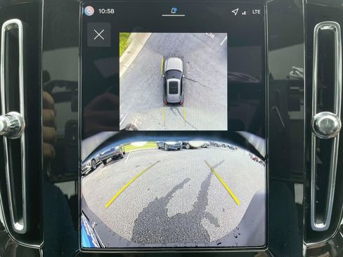 New 2026 Volvo XC40 B4 Plus w/ Protection Package Premier image 22