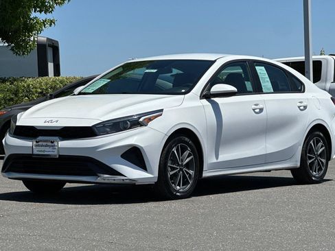 Used 2023 Kia Forte LXS FWD image 8