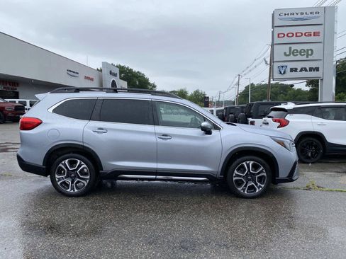 Used 2023 Subaru Ascent Limited w/ Technology Package AWD/4WD image 2