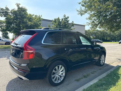 Used 2017 Volvo XC90 T6 Momentum w/ Vision Package AWD/4WD image 5