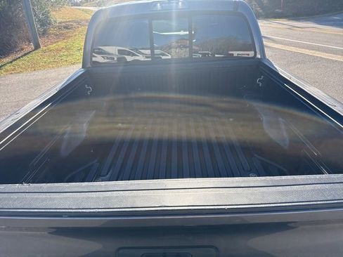 Used 2017 Toyota Tacoma SR5 image 12