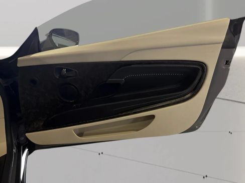 Used 2019 Aston Martin DB11 Volante RWD image 22