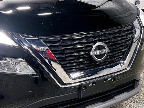 Used 2023 Nissan Rogue SV image 30