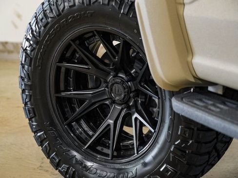 Used 2025 Ford F150 Raptor image 9