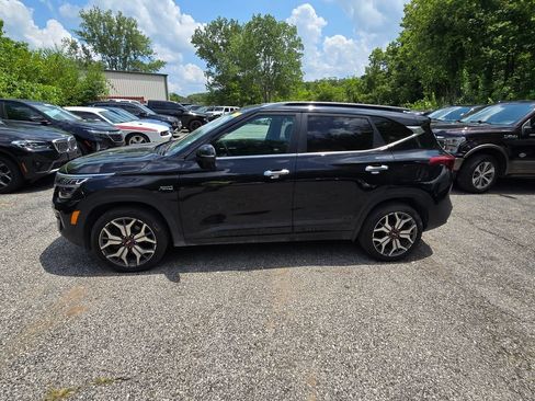Used 2021 Kia Seltos SX w/ SX Sunroof Package AWD/4WD image 3