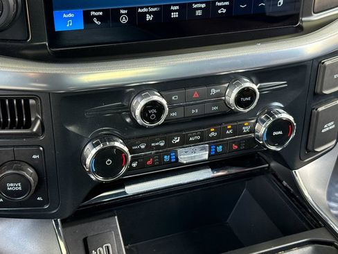 Used 2025 Ford F150 Lariat AWD/4WD image 19