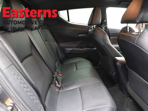 Used 2019 Toyota C-HR Limited FWD image 21