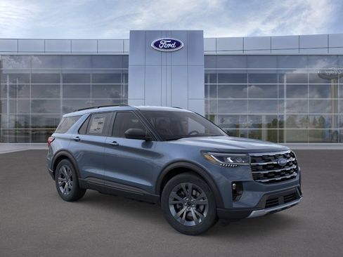 New 2026 Ford Explorer Active w/ Active Comfort Package AWD/4WD image 8