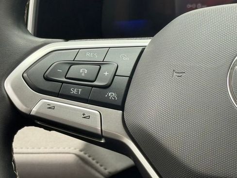 Used 2025 Volkswagen Taos SE AWD/4WD image 10