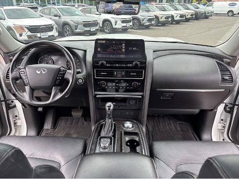 Used 2023 INFINITI QX80 Luxe w/ All-Season Package AWD/4WD image 9