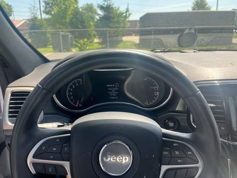 Used 2019 Jeep Grand Cherokee Altitude image 14