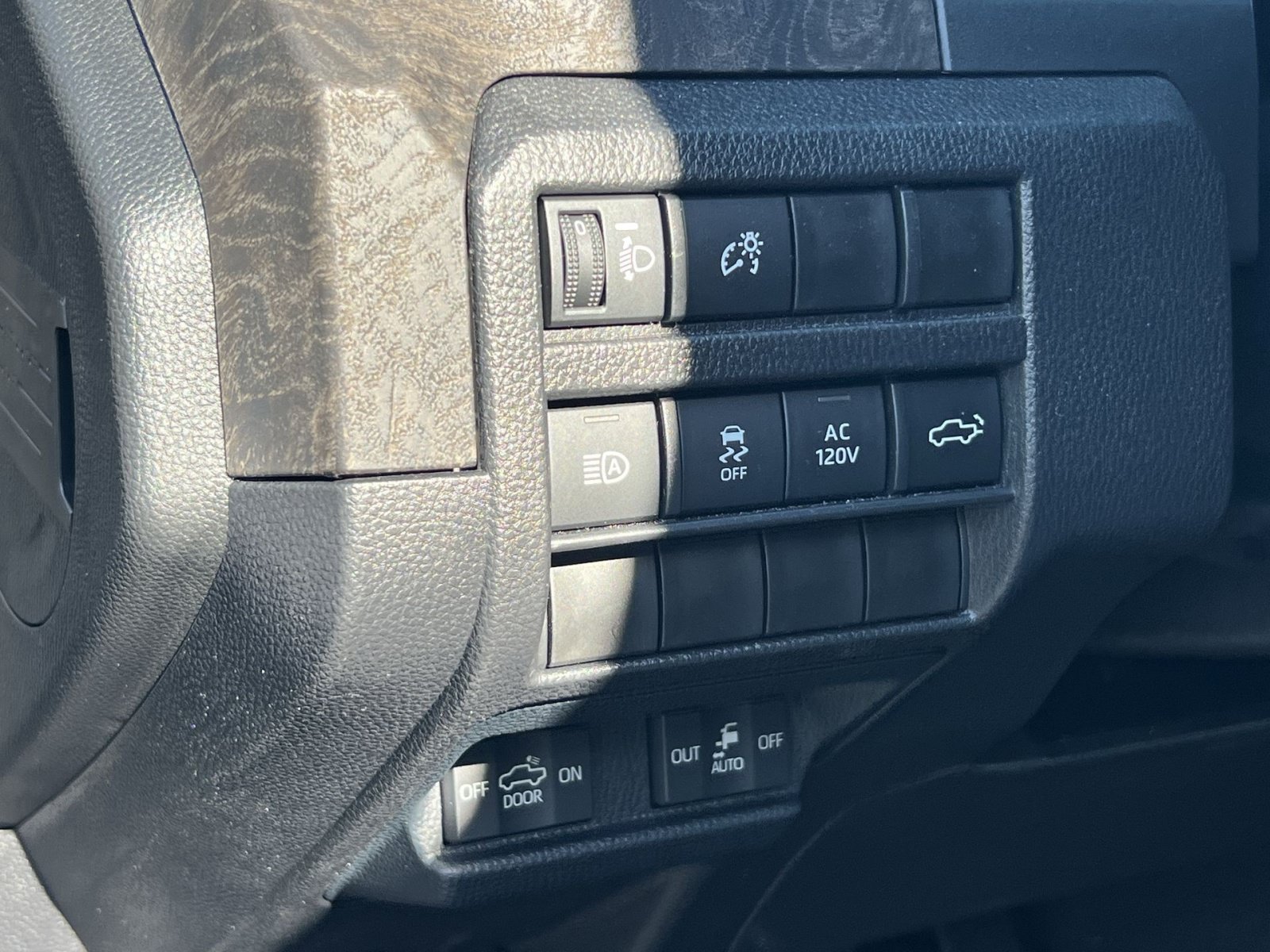 Used 2026 Toyota Tacoma Limited AWD/4WD image 28