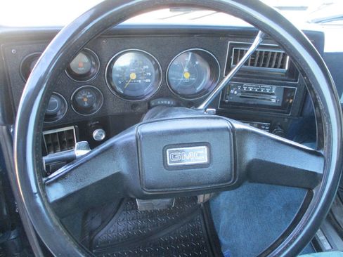 Used 1987 GMC Sierra 1500 4x4 Regular Cab image 17