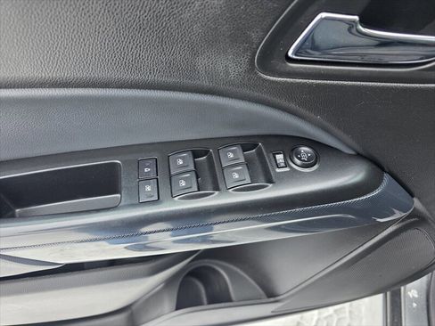 Used 2018 Chevrolet Colorado Z71 AWD/4WD image 17