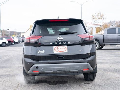 Used 2023 Nissan Rogue S image 4