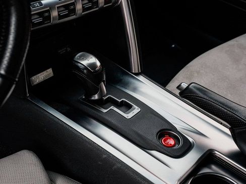 Used 2009 Nissan GT-R Premium image 14