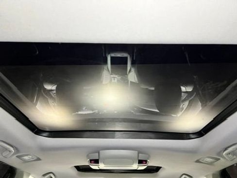 Used 2019 Honda Pilot Elite image 4